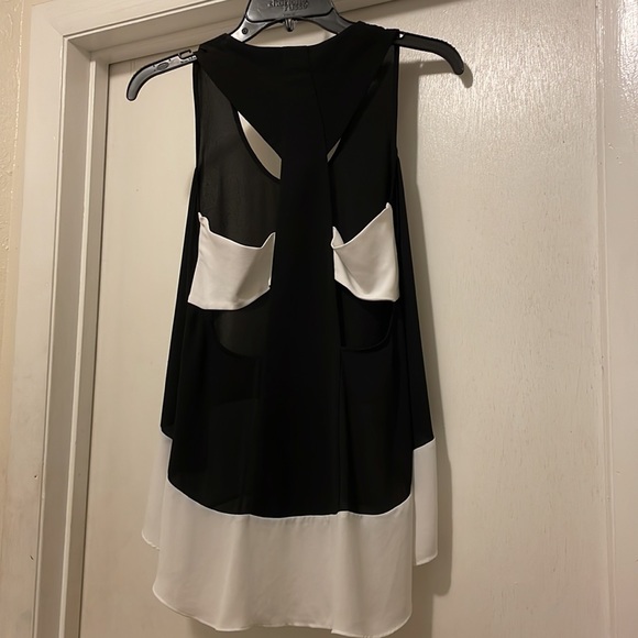 BCBGMAXAZRIA | Allison Black and white cutout top - Picture 2 of 2